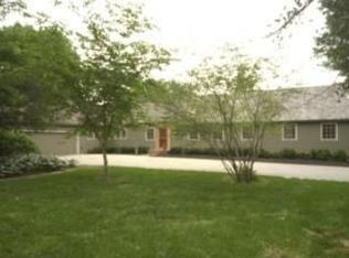 5110 W 87th St, Prairie Village, KS 66207