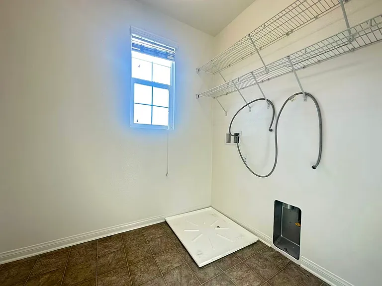 5862 Ginger Dr — Photo 11