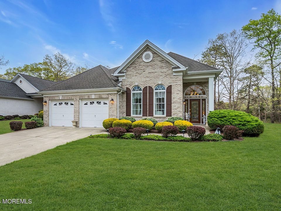 1st image of 15 Cog Hill Court