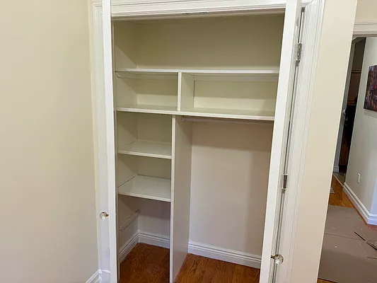 Rented by Amorelli Realty | media 7