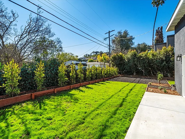 3884 Alsace Ave — Photo 19