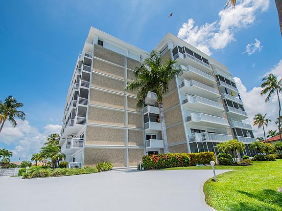 2nd image of 60 Pelican St W APT 103