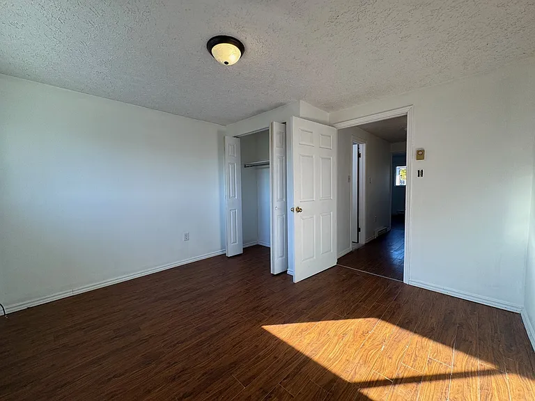 32 Ralgreen Cres #4 — Photo 11