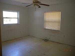 5th image of 270 S Camellia Ave