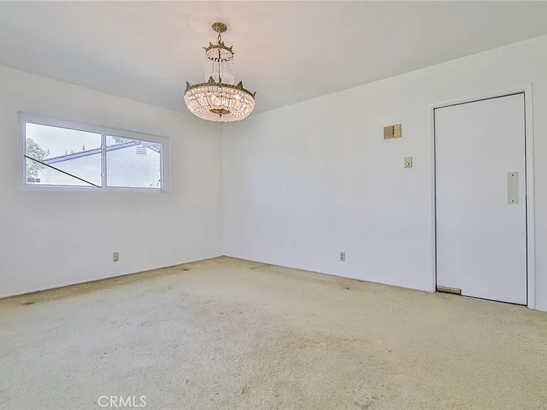 3744 Pine Ave — Photo 3
