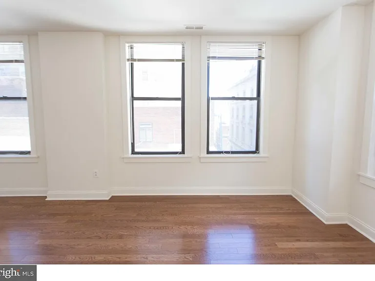 1411-4 Walnut St #804 — Photo 11
