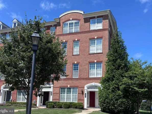 23694 Hopewell Manor Ter, Ashburn, VA 20148