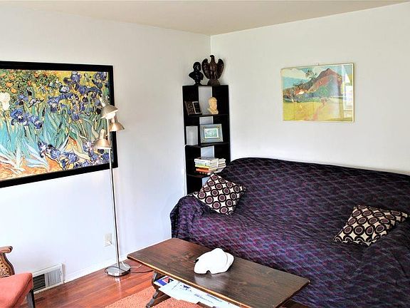 3rd image of 2347 Ackley Ave