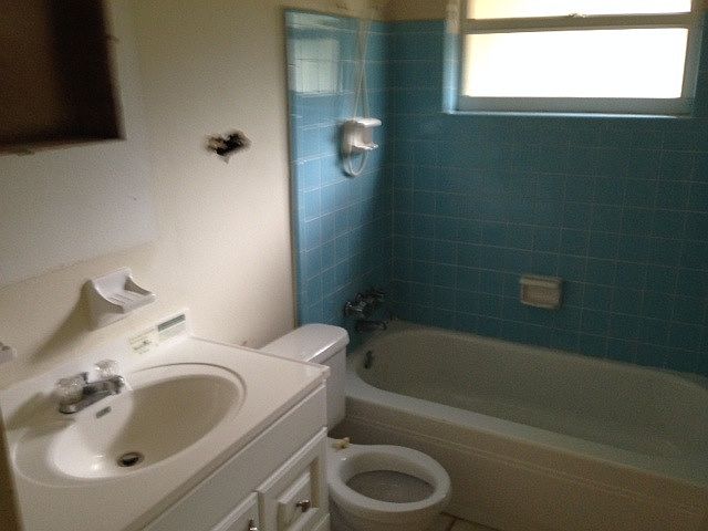 2nd image of 1408 Radleigh Pl