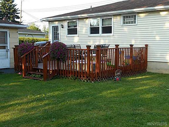 3rd image of 3768 Lynn Dr