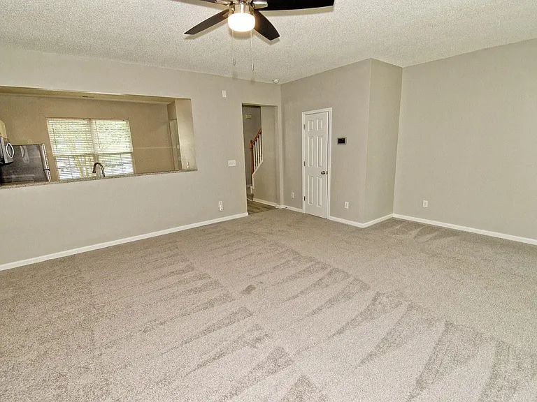 314 Canyon Lake Cir — Photo 12
