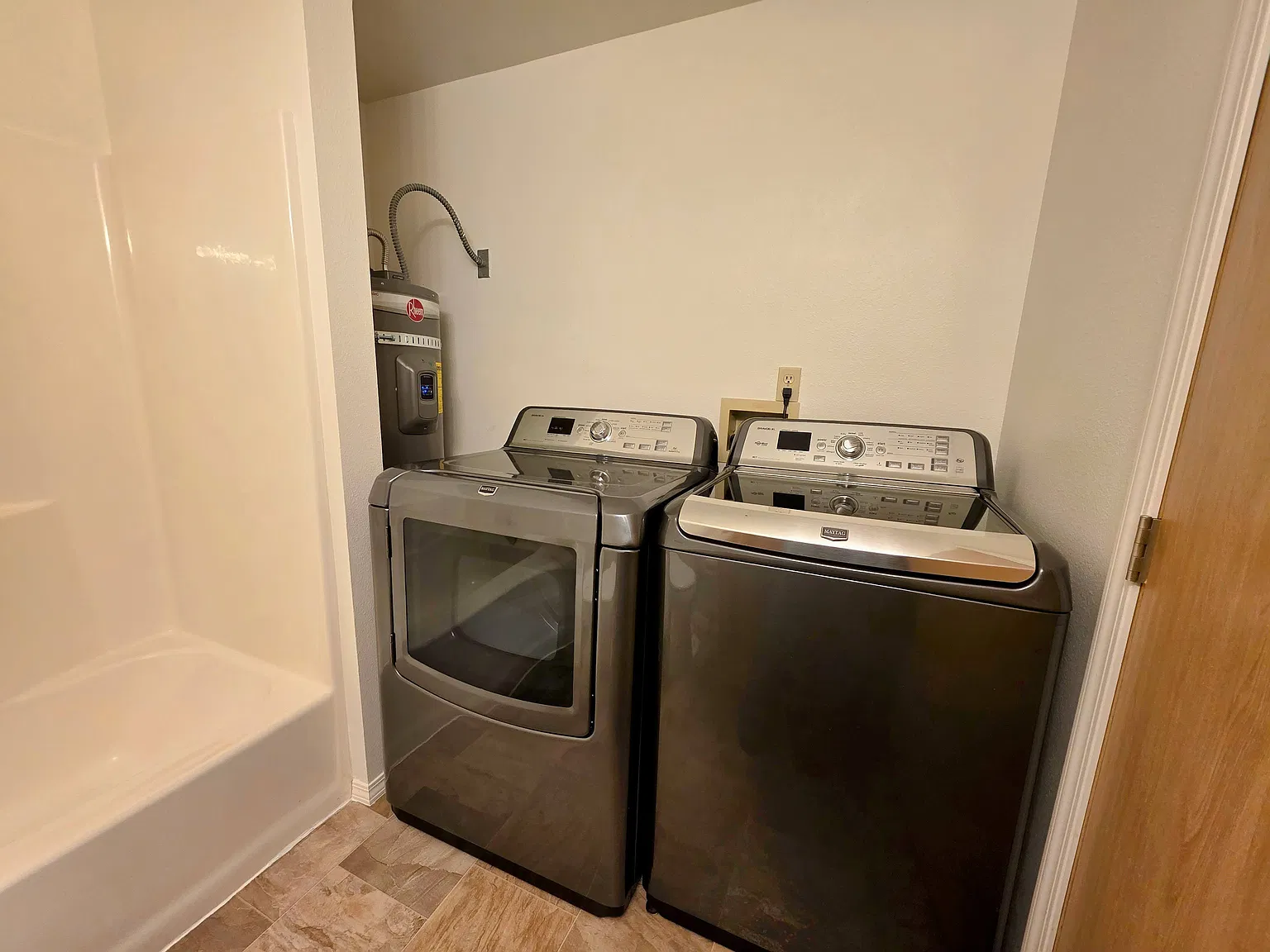 4 bed, 1328 sqft, $2,800 — Photo 4