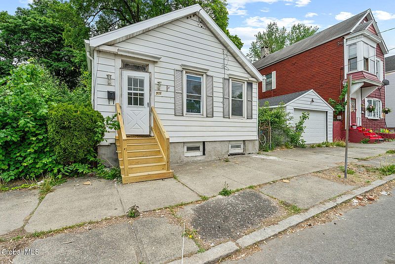 4th image of 372 9th Street