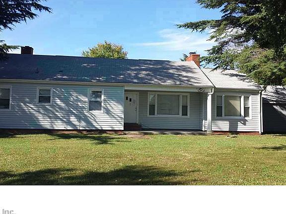 2nd image of 946 Shore Dr