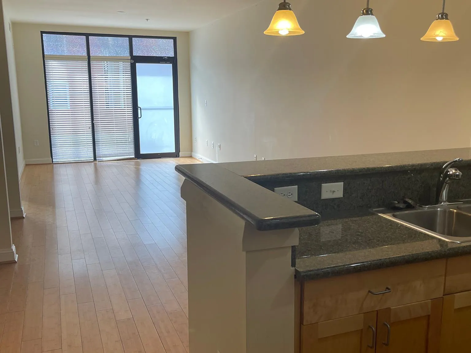 2 bed, 1088 sqft, $1,800 — Photo 2