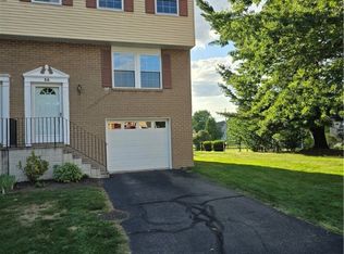 5 Springwood Sq #A, Harwick, PA 15049
