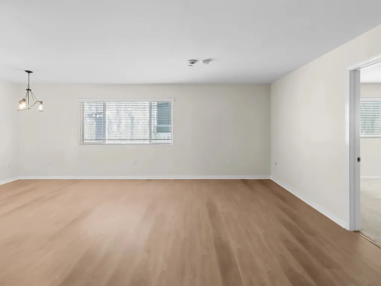 4262 Lindblade Dr #240 — Photo 2