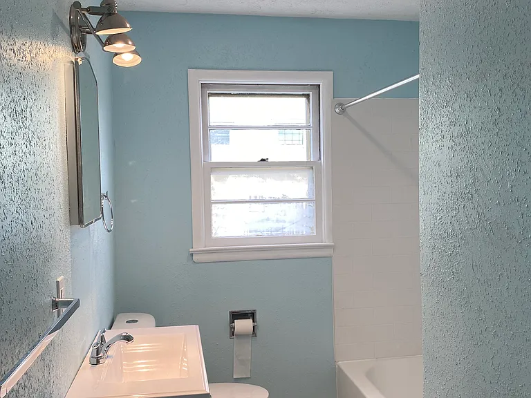 7 N Pershing Rd — Photo 9