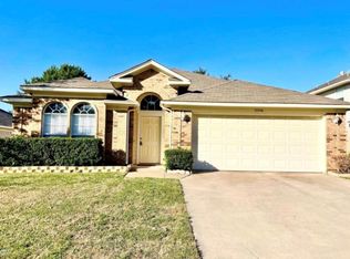 5306 Tennis Villa Dr, Arlington, TX 76017