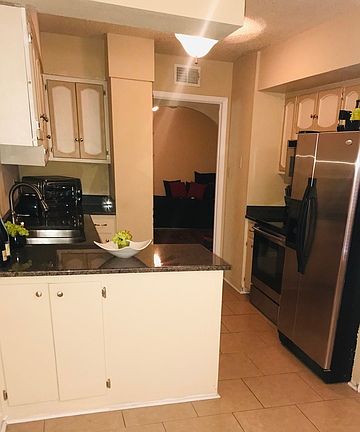 4th image of 8915 Datapoint Dr APT 47C