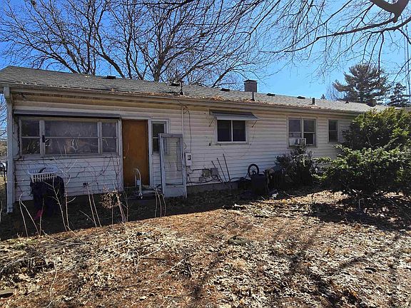 4th image of 1442 S Blackhawk Ave