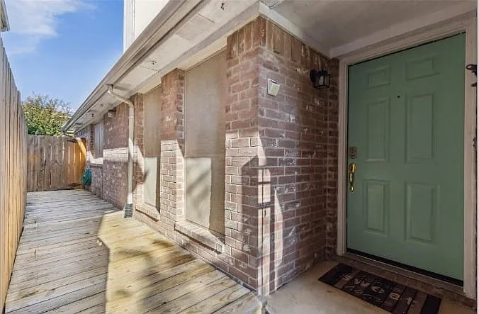 3 bed, 2.0 bath, 1384 sqft, $1,900 — Photo 4