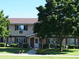 1211 Vogt Dr, West Bend, WI 53095