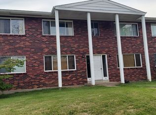 772 Thompson Dr, Florissant, MO 63031