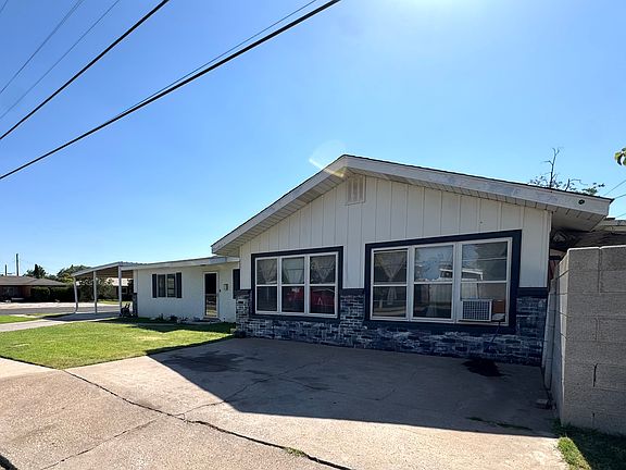 3rd image of 102 W Mesa Dr