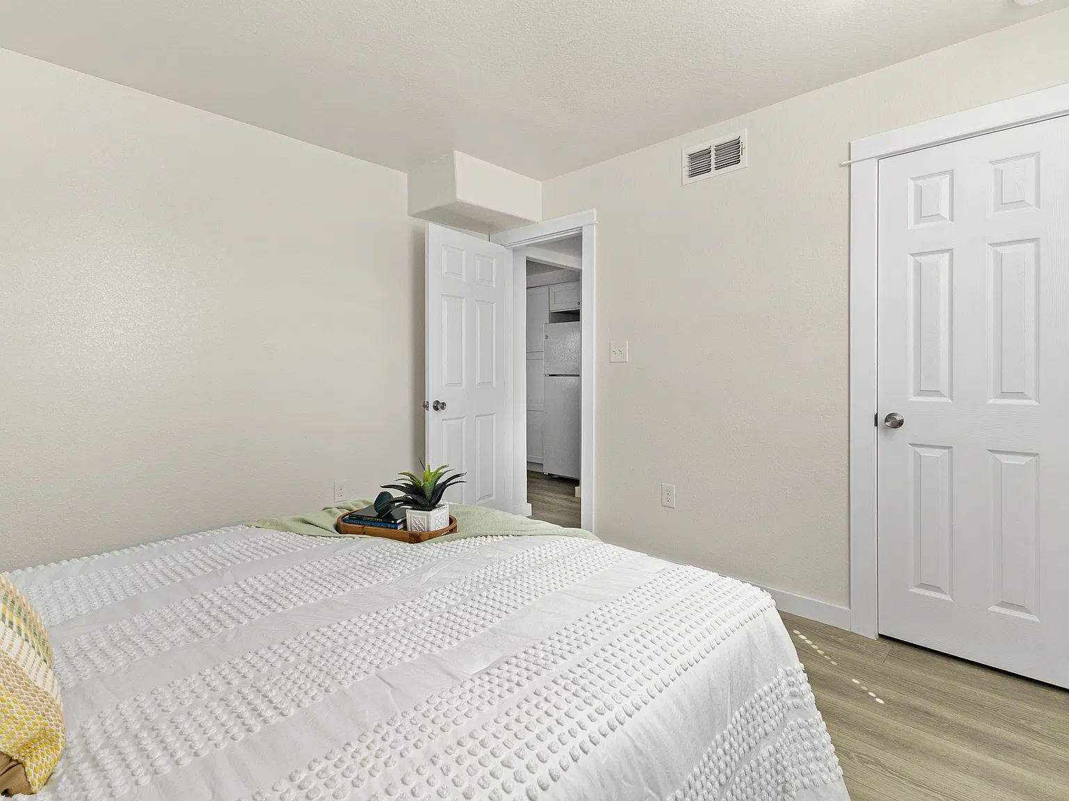 1 bed, 550 sqft, $895 — Photo 2