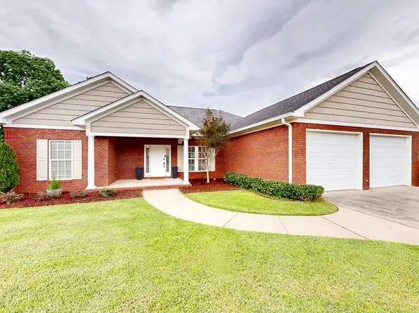 207 Lighthouse Dr, Dothan, AL 36305
