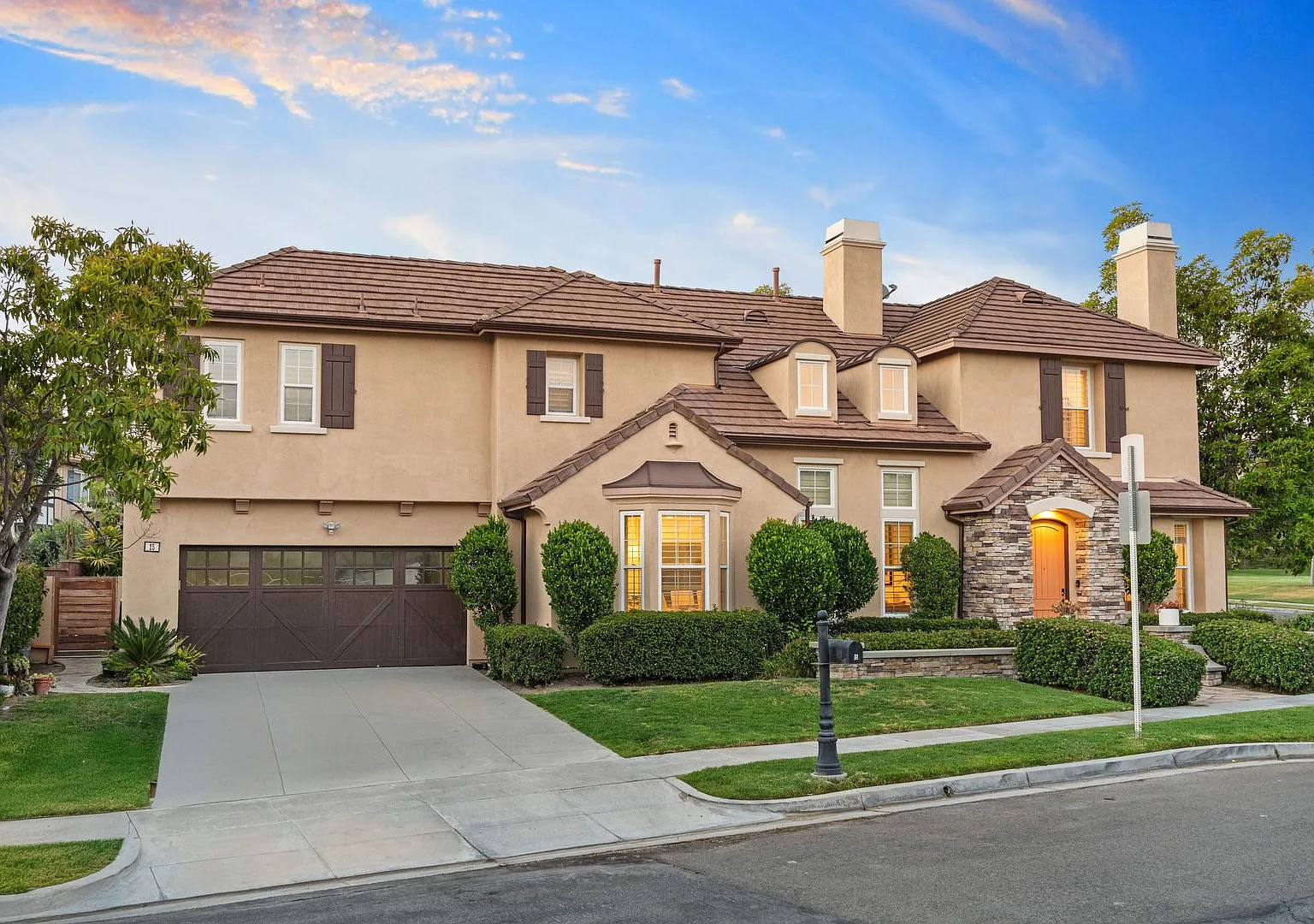 Luxurious French Country Estate in Ladera Ranch Fully Furnished with Flexible Short-Term Lease Op... — Photo 2