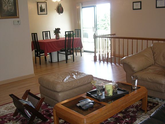 3rd image of 356 Jefferson Ct