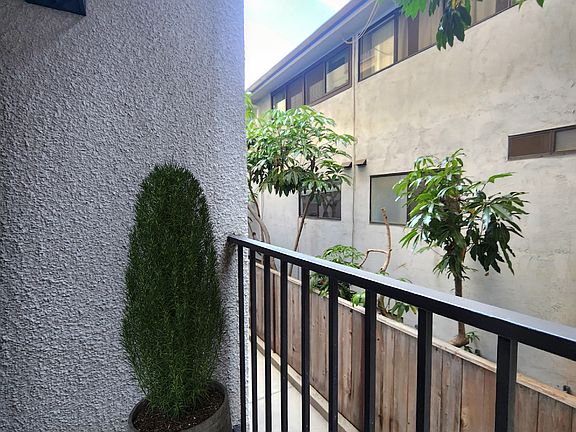 5th image of 11660 Mayfield Ave #2B-2Ba