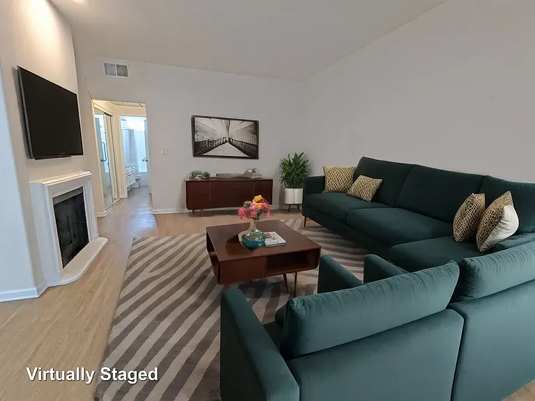 912 N Croft Ave #103 — Photo 2