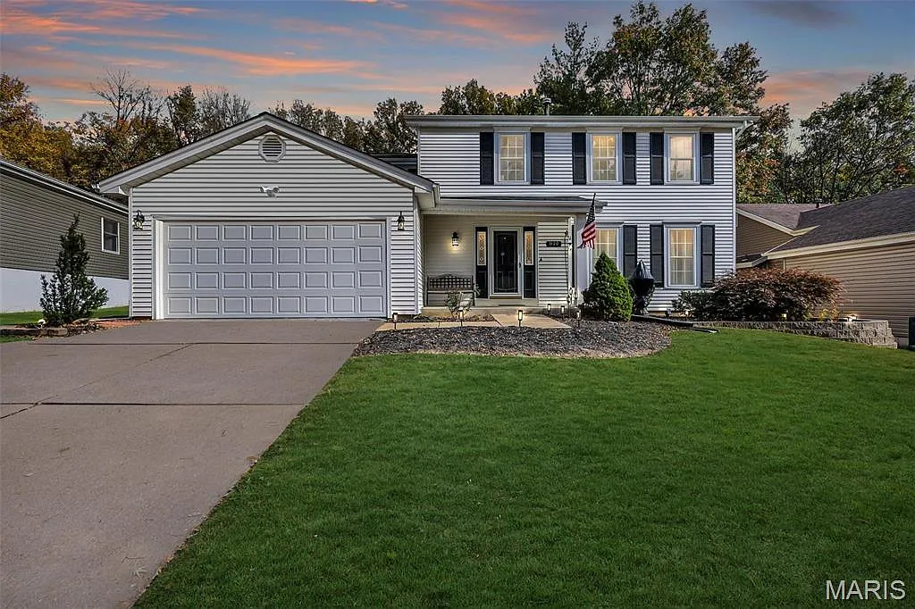 1120 Hollyberry Dr photo 1