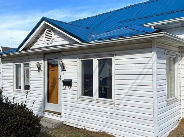 325 Virginia Ave, Richlands, VA 24641