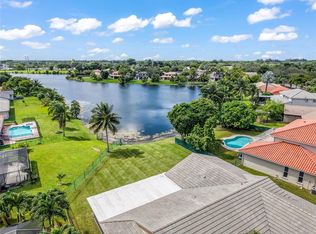 15600 Huntridge Rd, Davie, FL 33331