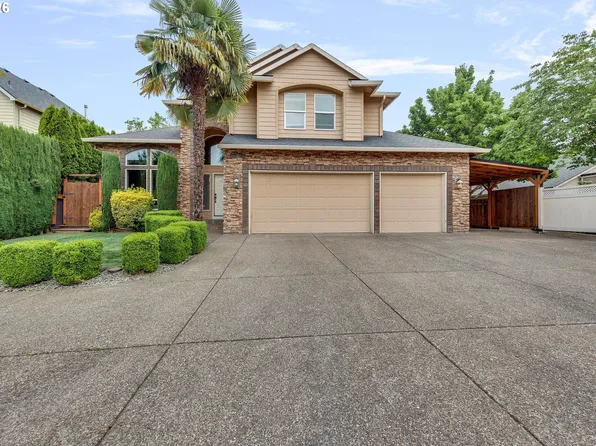 13048 SE Almond Ln, Clackamas, OR 97015