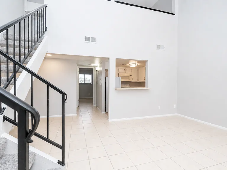 1831 W Mulberry Dr #242 — Photo 4