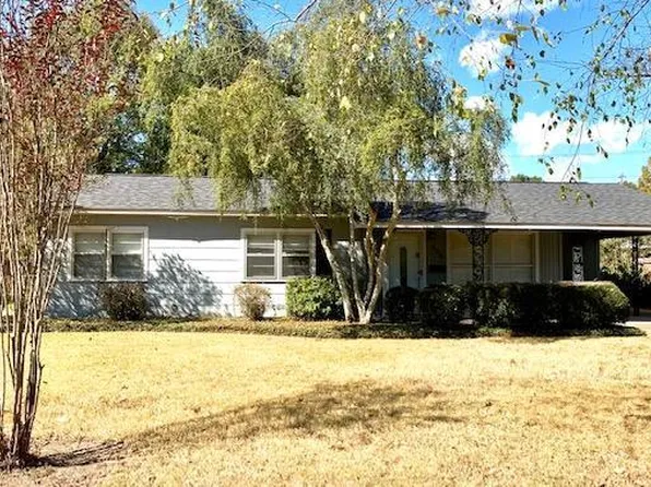 324 Sycamore St, Leland, MS 38756