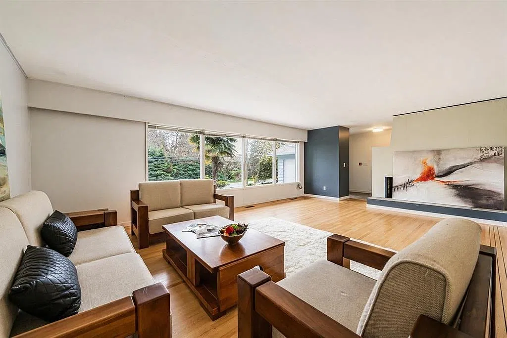 4 bed, 2275 sqft, $5,500 — Photo 3