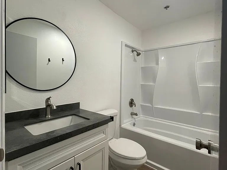 2077 Lakeridge Cir #104 — Photo 17