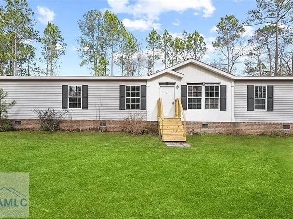 99 Kevins Ln NE, Hinesville, GA 31313