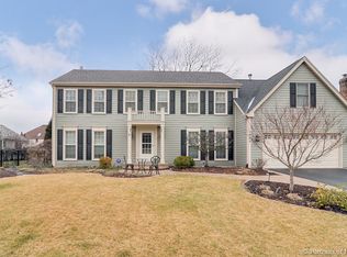 1969 Chatham Dr, Wheaton, IL 60189