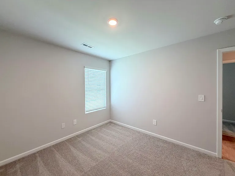128 Challenger Way — Photo 40