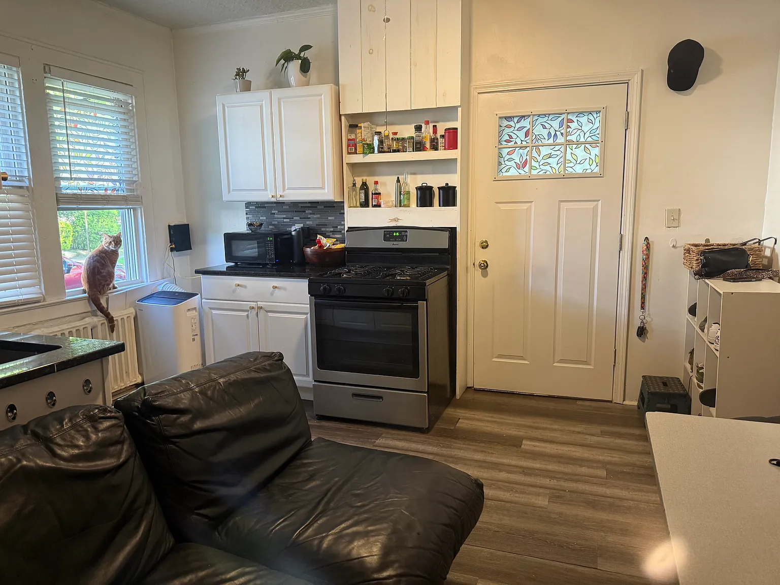 2 bed, $1,330 — Photo 4