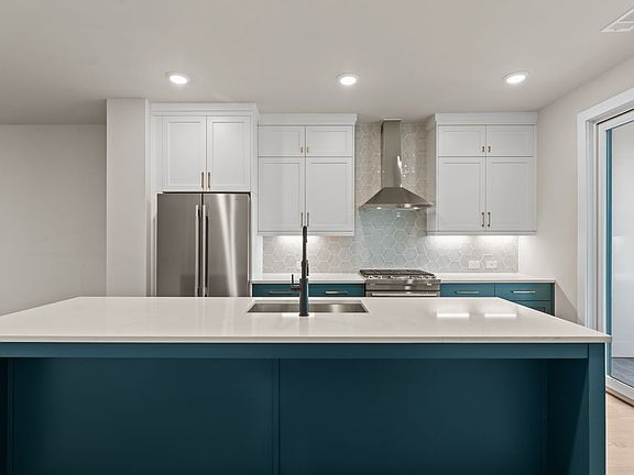 4th image of 7150 Summit Pl