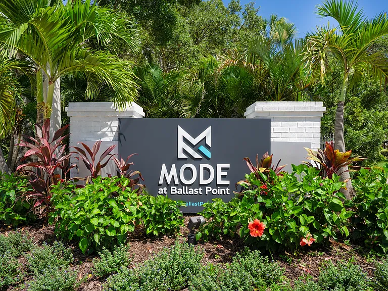 Mode at Ballast Point — Photo 17