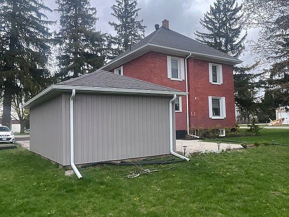 3rd image of 131 Elora St N